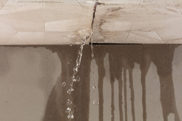 Professional Flood Damage Cleanup technician working in Boling, TX
